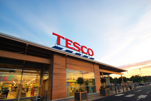 Tesco, Gıda Güvenliği Nedeniyle Ürünü Geri Çağırıyor: 650 Gramlık Kızarmış Tikka Tavuk Paketinde Alerjen Buluntuları