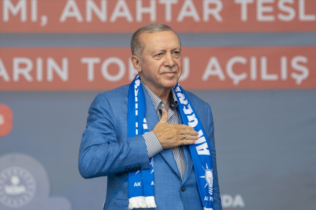 300 bininci yuva tamam! Cumhurbaşkanı Erdoğan: Yıl sonu hedefimiz 452 bin konut