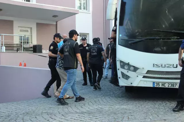 İzmir'deki karakol saldırısında, 16 yaşındaki saldırgan ile babası tutuklandı