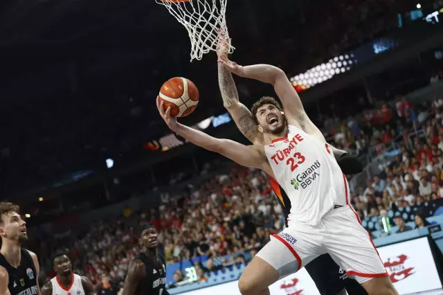 Yaşattığınız gurur yeter! A Milli Basketbol Takımımız Avrupa ikincisi