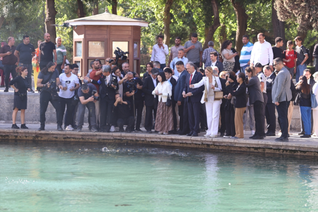 Şanlıurfa'yı ziyaret eden Japon Prensesi Mikasa'nın ilk durağı Balıklıgöl oldu