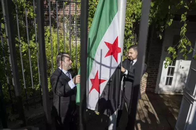 Washington'da Suriye bayrağı gönderinde