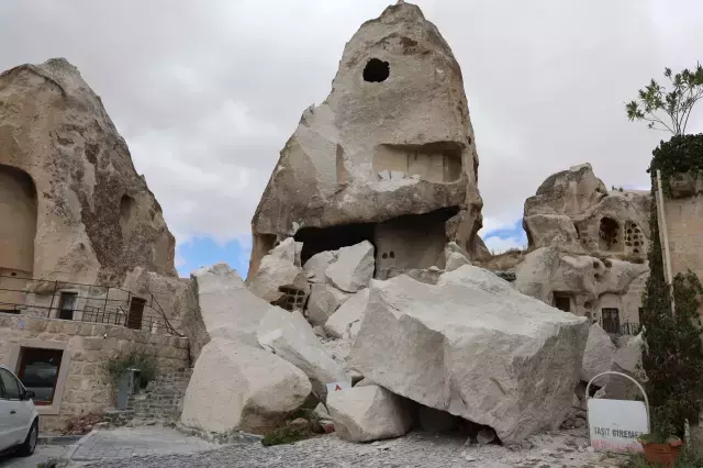 Kapadokya'da Peribacası Aniden Yıkıldı
