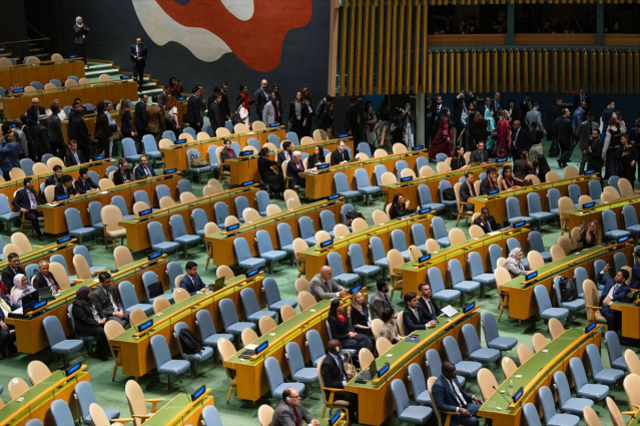 BM Genel Kurulu salonunda Netanyahu konuşurken boşalan sıralar