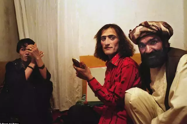 Geleneğiniz batsın! Yüzde 97'si Müslüman olan ülkede mide bulandıran görüntü