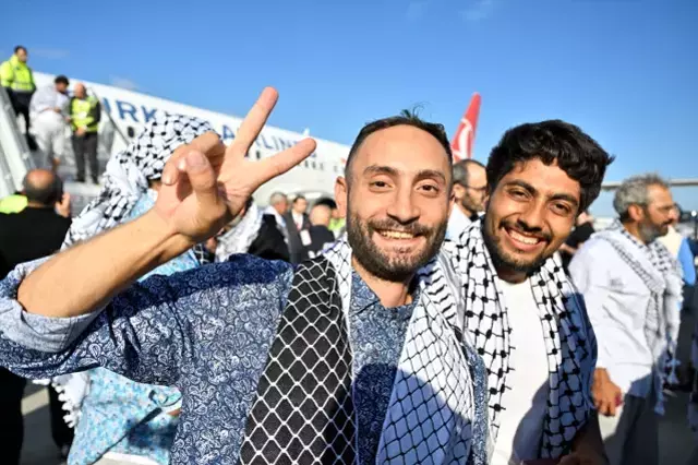 İsrail'in alıkoyduğu 36 Türk aktivist İstanbul'da