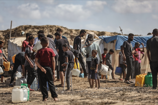 İsrail'in Gazze'ye saldırılarında son 24 saatte 65 Filistinli yaşamını yitirdi