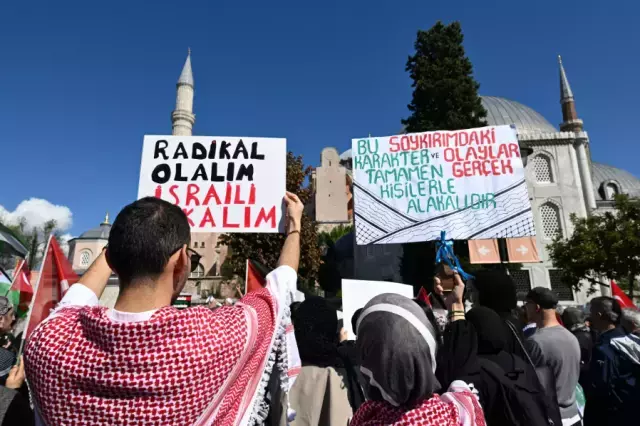 İstanbul yürüyüşünden katılımcılar
