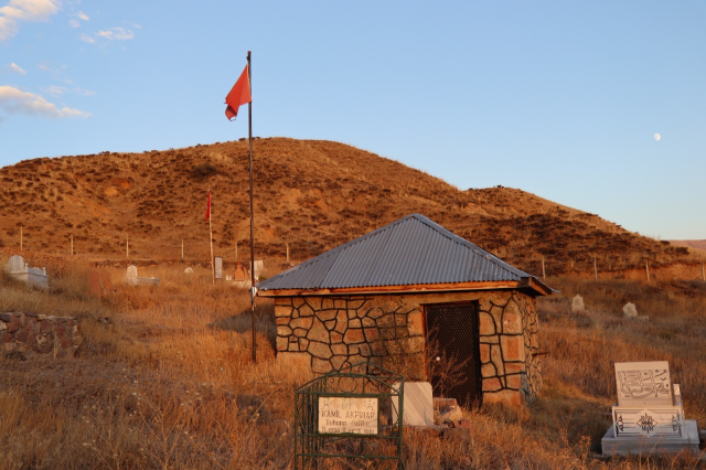 93 Harbi şehitlerinin mezarlarına büyük saygısızlık