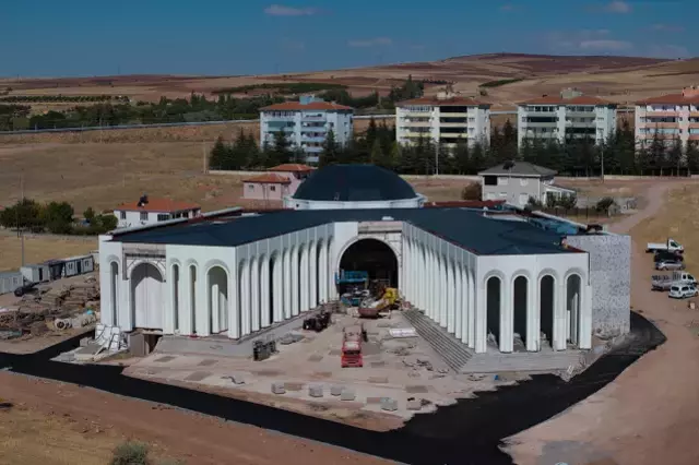 Cem salonu iç mekân düzenlemesi ve kubbe detayları