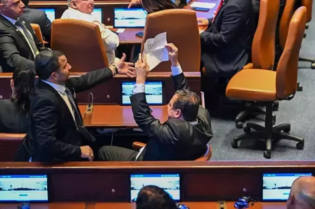 İsrail Meclisi'nde konuşan ABD Başkanı Trump'a protesto