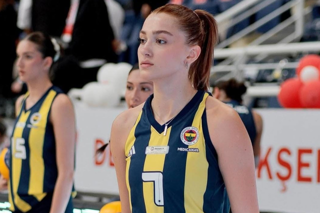 İrem Güneş: Fenerbahçe II’de Yükselen Yıldızın Medyada Gündemi