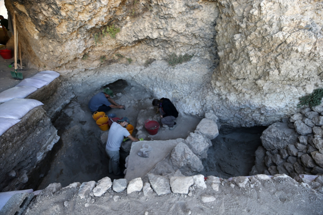 Bitlis'teki gizemli mağarada 8 bin yıllık hazine keşfedildi