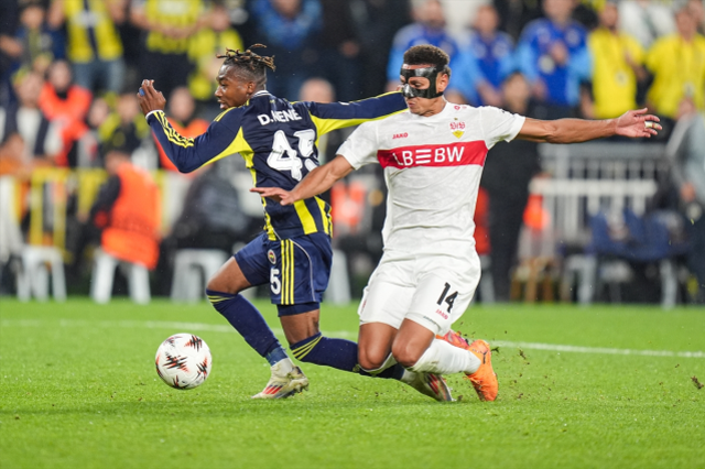 Atılan manşetleri görmeniz lazım! Bütün ülke Fenerbahçe'yi konuşuyor