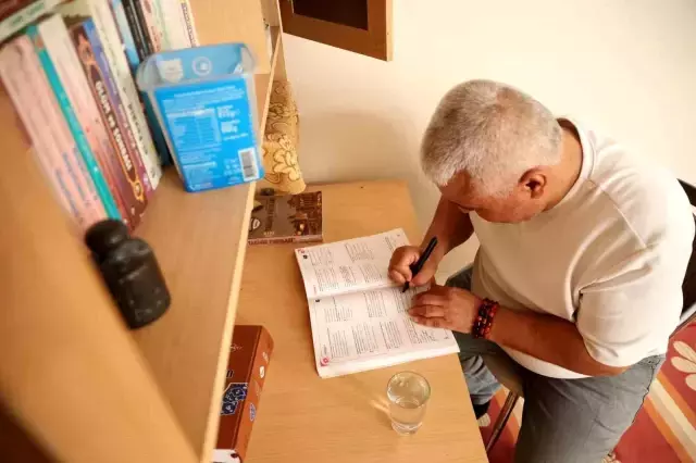 Simit Satarak KPSS'yi Kazandı, Teknisyen Olarak Atandı