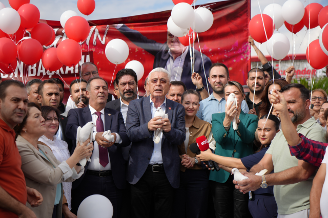 Tutuklu belediye başkanının doğum günü gıyabında kutlandı
