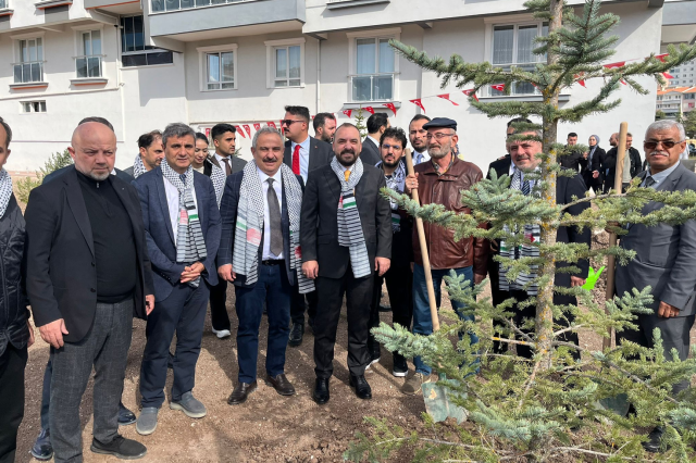 Filistinli şehit gazeteciler anısına fidanlar Ankara'da toprakla buluştu