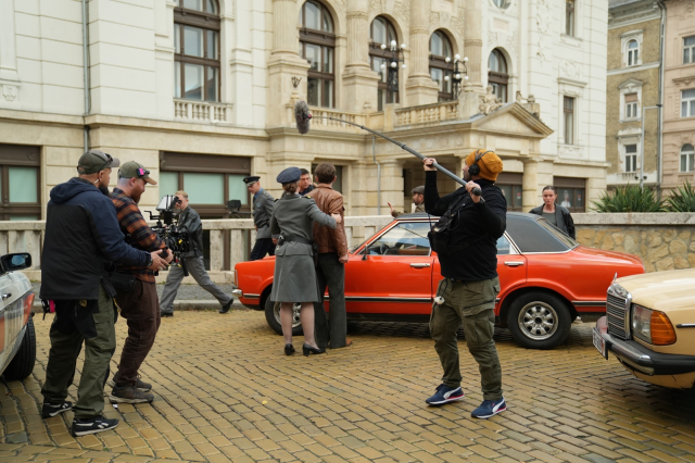 'Çatlı' filminin çekimleri Budapeşte'de başladı! İşte setten ilk kareler