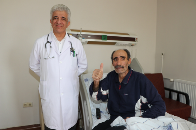 Erzurum'da Ameliyatta Karpuz Büyüklüğünde Kitle Çıkarıldı