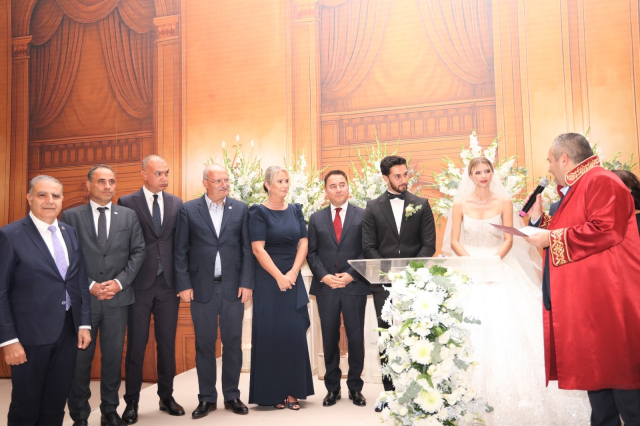 Ankara'da Siyaset ve İş Dünyasının Katıldığı Görkemli Düğün