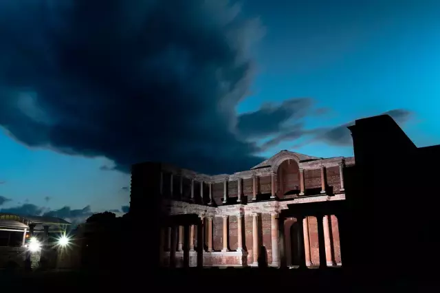 Tarihte paranın ilk basıldığı yer olan Sardes artık gece de gezilebilecek