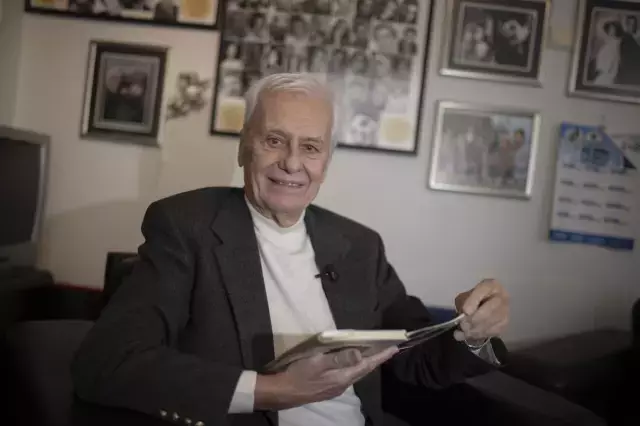 Yeşilçam'ın jönü Engin Çağlar'ın cenazesinde büyük saygısızlık! Fotoğraf için yarışa girdiler