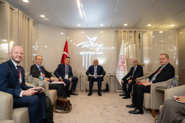 Bakan Ersoy: Turizm gelirinde yıl sonu hedefimiz 64 milyar dolara emin adımlarla ilerliyoruz