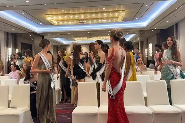 Miss Universe'de kriz! Yarışmacılar salonu terk etti