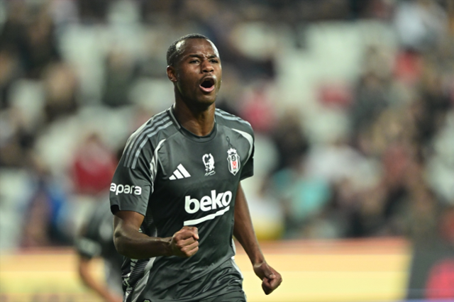 Beşiktaş, milli ara öncesi Antalyaspor engelini 3 golle geçti