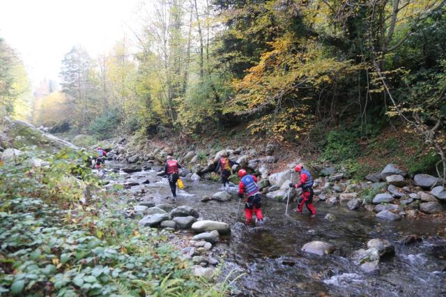 Kayıp Anne ve oğlu 8 gündür aranıyor! Avcılar da sahaya indi, 3 senaryo üzerinde duruluyor