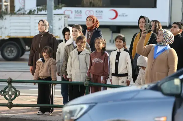 Saat 9'u 5 geçe Türkiye'de hayat durdu