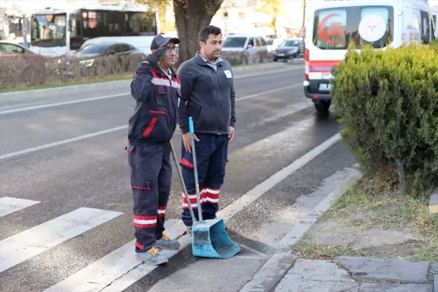 Saat 9'u 5 geçe Türkiye'de hayat durdu