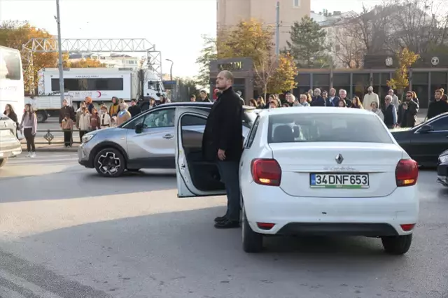 Saat 9'u 5 geçe Türkiye'de hayat durdu