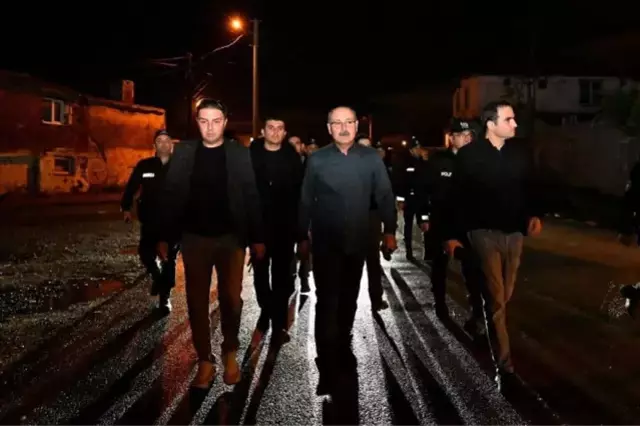 Dur ihtarına uymadı, aracını emniyet müdürünün üzerine sürdü