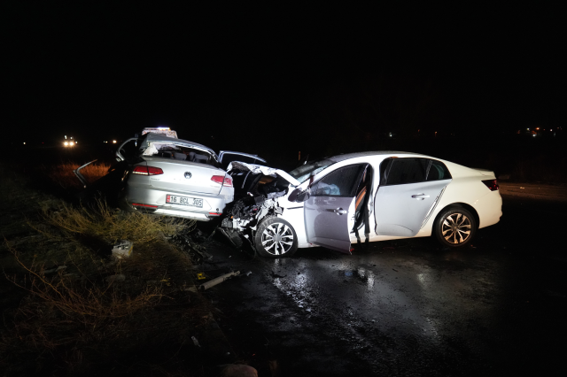 Niğde Çamardı kavşağında meydana gelen trafik kazasından görüntü