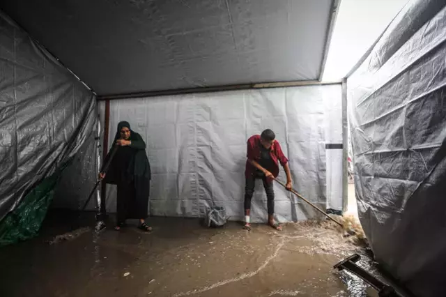 Gazze'de savaş yetmedi, şimdi de sular altında kaldılar! Dünyaya hayati bir çağrıları var