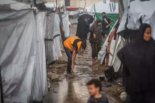 Gazze'de savaş yetmedi, şimdi de sular altında kaldılar! Dünyaya hayati bir çağrıları var