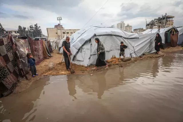 Gazze'de savaş yetmedi, şimdi de sular altında kaldılar! Dünyaya hayati bir çağrıları var