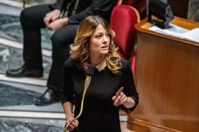 Hükümet sözcüsü açıklama yaparken