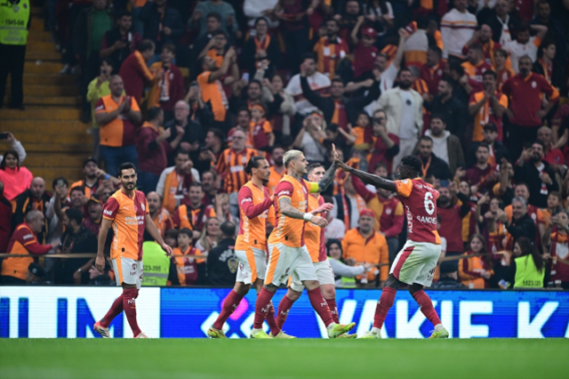 5 gol, 2 kırmızı kart! Galatasaray ikinci yarıda geri döndü