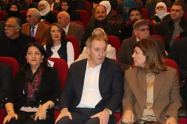 DEM Parti Erzurum etkinliğinde konuşmacılar