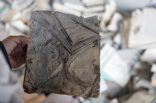 Gazze'deki enkazdan çıkan hazine değerinde koleksiyon