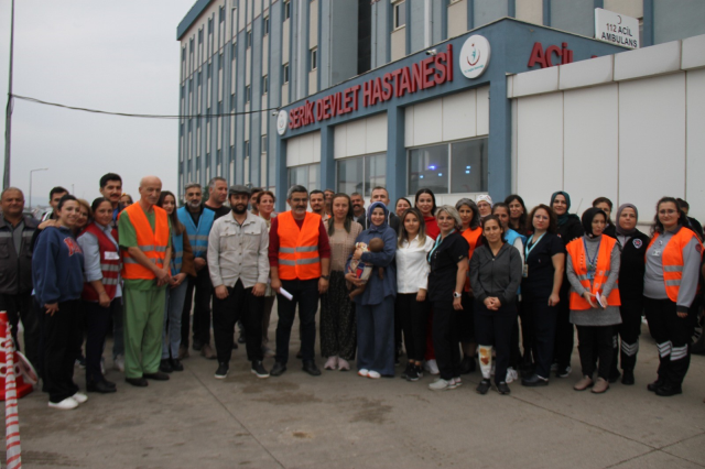 Hasta ve yakınları kendini rolüne kaptırdı, tatbikatta ortalık karıştı