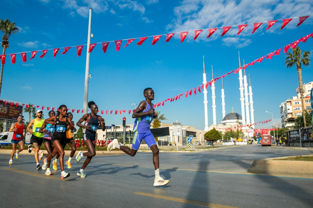 7. Uluslararası Mersin Maratonu 30 ülkeden sporcu katılımıyla 14 Aralık'ta koşulacak