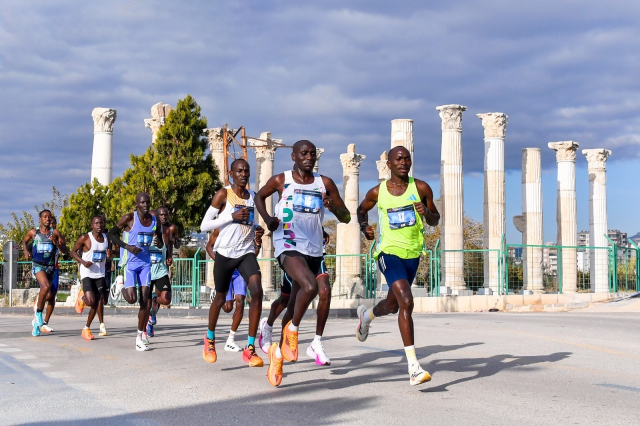 7. Uluslararası Mersin Maratonu 30 ülkeden sporcu katılımıyla 14 Aralık'ta koşulacak