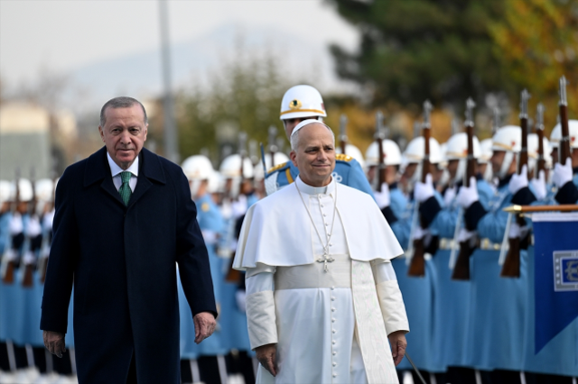 Papa Leo'nun Türkiye ziyareti için hazırlanan logo paylaşıldı