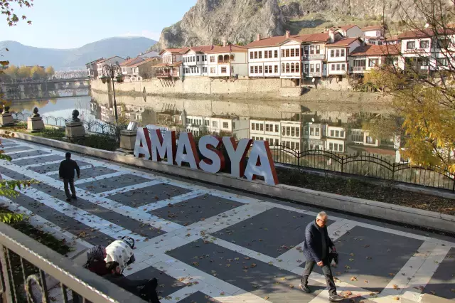 Amasya'da 9 türbeye kilit