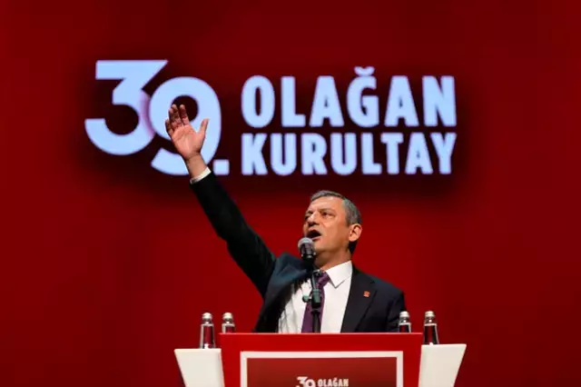 Özgür Özel yeniden CHP Genel Başkanı seçildi