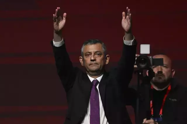 Özgür Özel'den Ekrem İmamoğlu'na yakın isimlere çizik