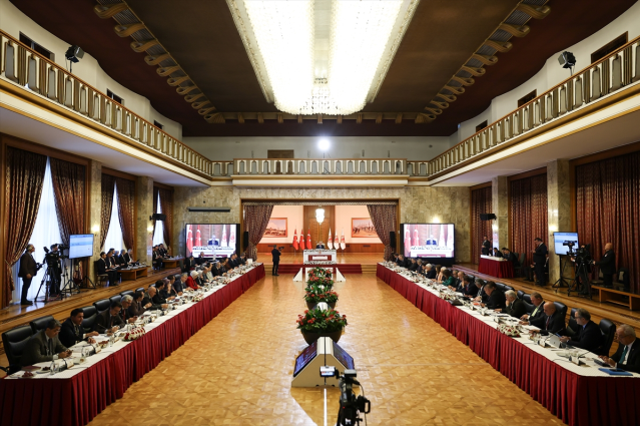 İmralı'daki görüşmenin özet tutanağı komisyonda okundu